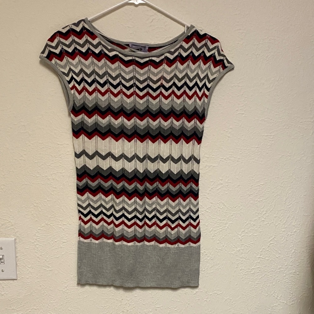 Michelle Nicole Chevron Knit Top - Red, Navy, White, Gray